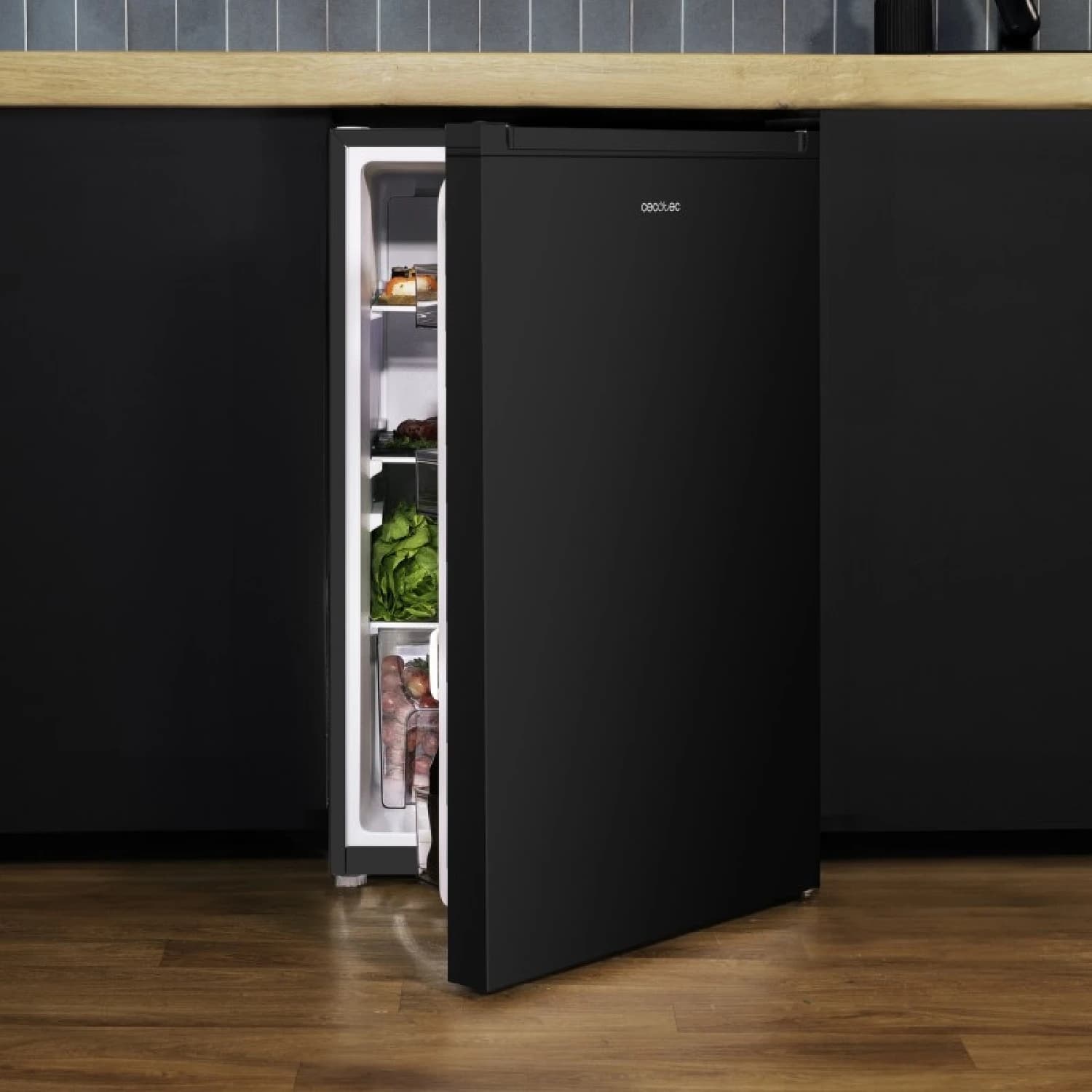 Cecotec Mini Nevera Bolero CoolMarket TT 133L Black. Frigorífico Mini de 133L, 83,5 de Altura, Puerta Reversible, Crisper Box