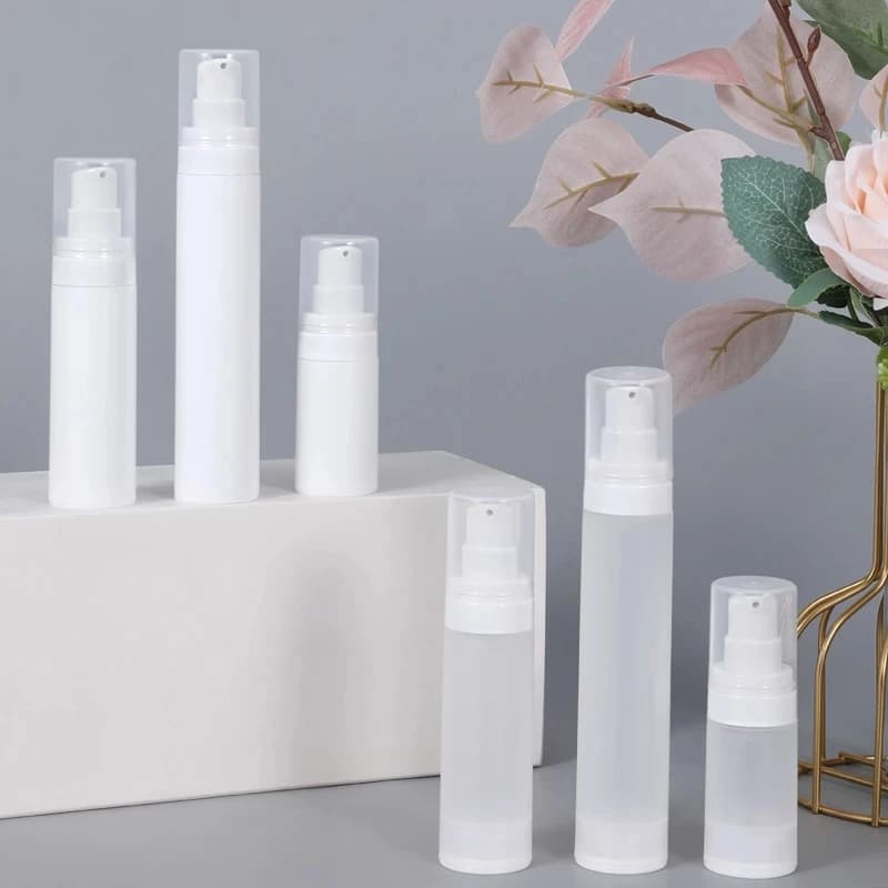 Botella de viaje con bomba, contenedor portátil de crema, loción cosmética, rellenable al vacío, 15ML, 30ML, 50ML, 10 unids/set por juego
