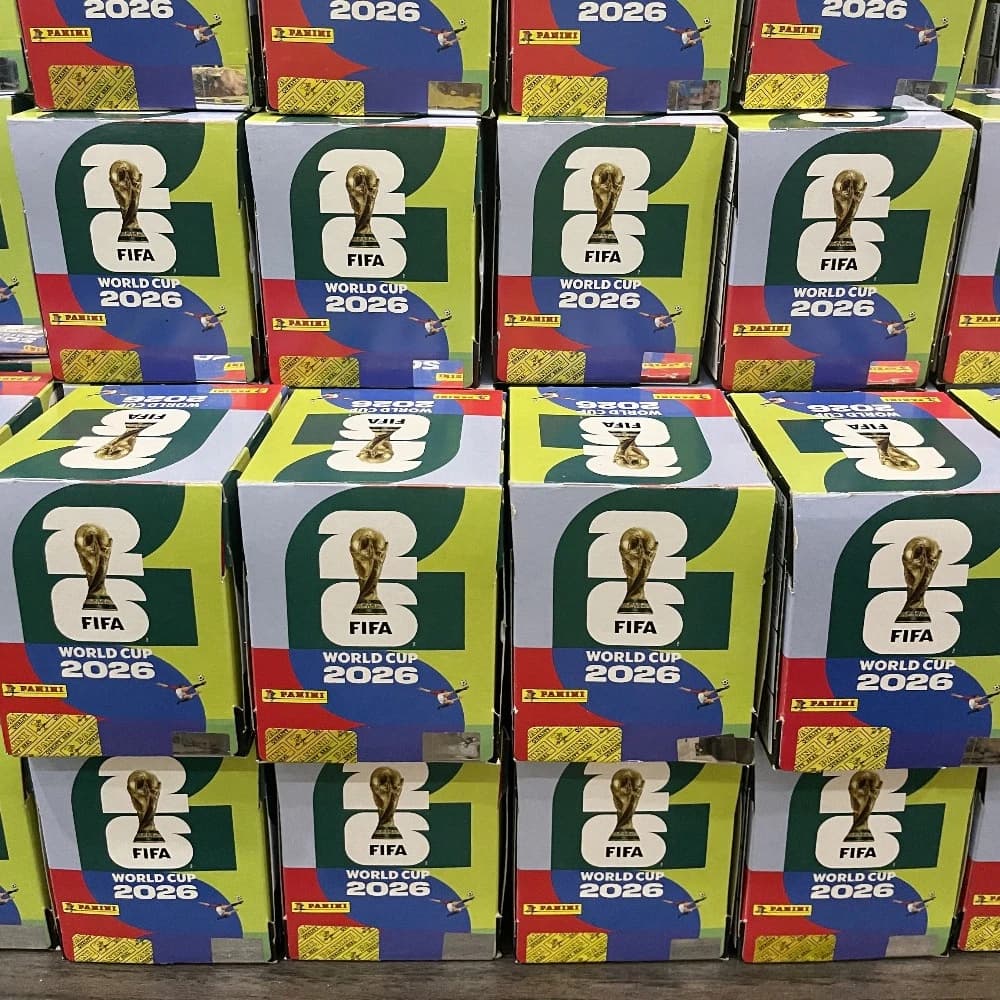 Caja Completa de Pegatinas Coleccionables Originales 100% Panini FIFA 2026 Mundial, 50 Paquetes de Pegatinas de Fútbol, Souvenir para Fanáticos del
