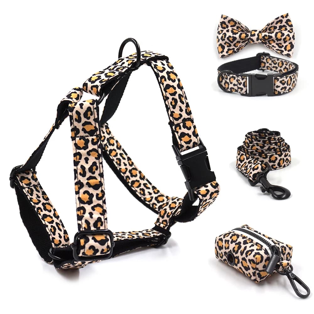 Arnés de perro de leopardo marrón para perros, Collar y correa para mascotas con grabado personalizado, conjunto con bolsa para excrementos con lazo