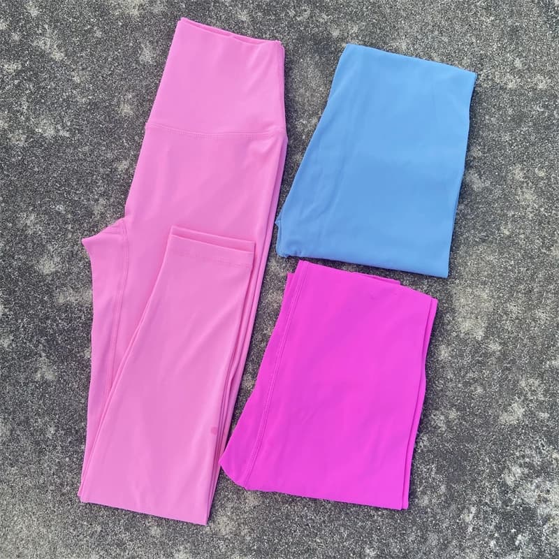 Mallas deportivas de Yoga de 25 "con bolsillos, mallas de cintura alta para gimnasio para mujer, pantalones de Yoga suaves para Fitness de talla