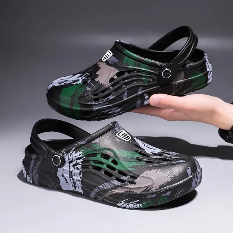 Sandalias con grafiti de camuflaje de verano para hombre, zuecos para jardín, zapatos para hombre, zapatillas antideslizantes para playa al aire