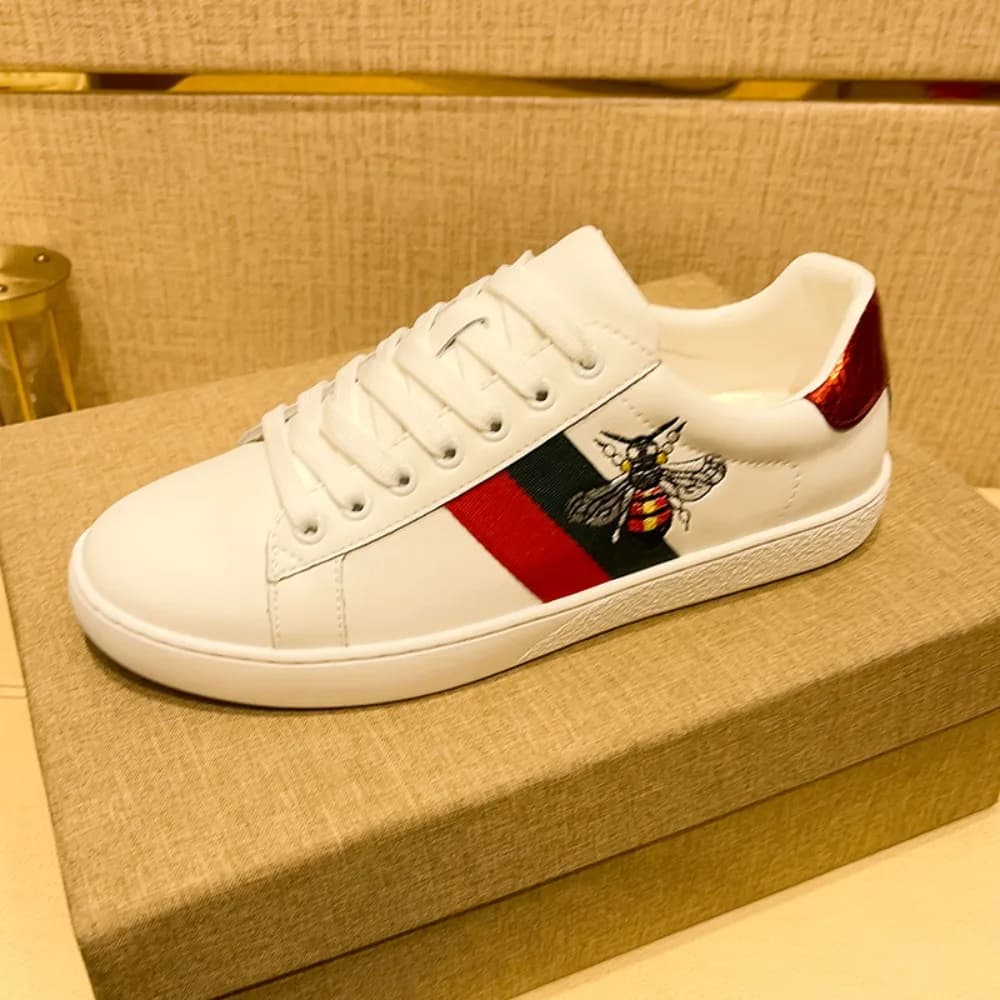 Zapatillas 2026 para Hombre, Modelo Bee, Bordado de Alta Calidad, Zapatillas de Skateboard Cómodas de Corte Bajo