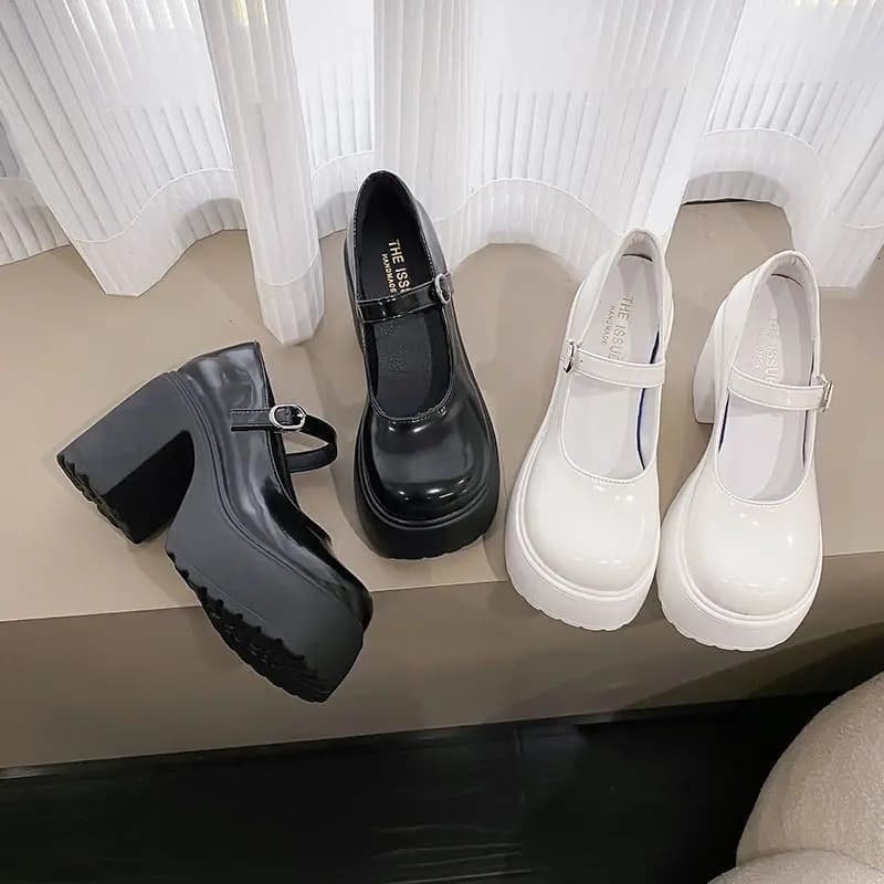Nuevos zapatos de cuero para primavera y otoño para mujer, calzado individual versátil a la moda, zapatos de tacón Vintage Mary Jane, tacones altos