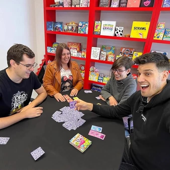 Juegos felices El Embustero Conseguirás Desenmascararlo Faroles Creatividad Juegos De Palabras Y Sospechas Juego De Mesa Familia