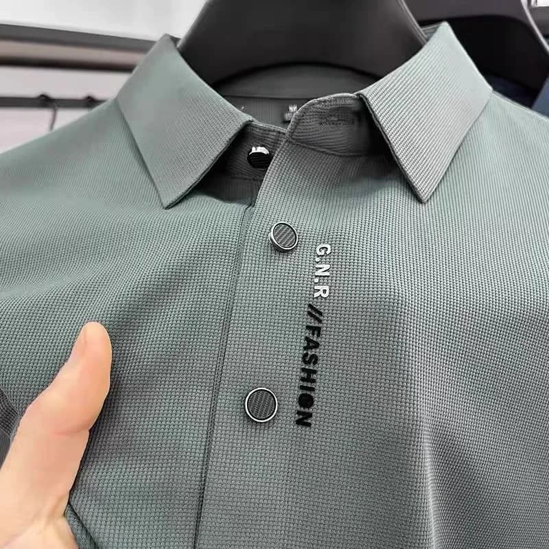 Polo de manga corta de seda helada de marca de alta gama, novedad de verano para hombre, camiseta informal estampada a la moda, top de golf cómodo y