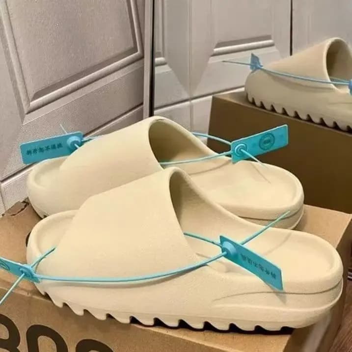 Zapatillas de coco, sandalias de suela gruesa de nube, moda de verano, zapatillas de playa de fondo suave para hombres, sandalias de mujer,