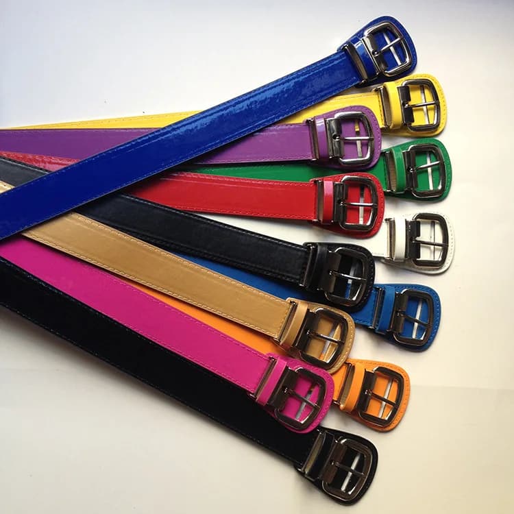 Cinturón deportivo brillante colorido para hombres y mujeres, cinturón de béisbol de PU mate Universal para ocio al aire libre, accesorios vaqueros