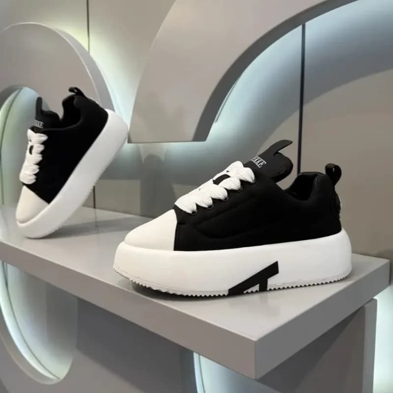 Zapatillas de deporte para hombre, zapatos informales con cordones y cabeza redonda, Color sólido, personalizados, a la moda, color blanco, primavera