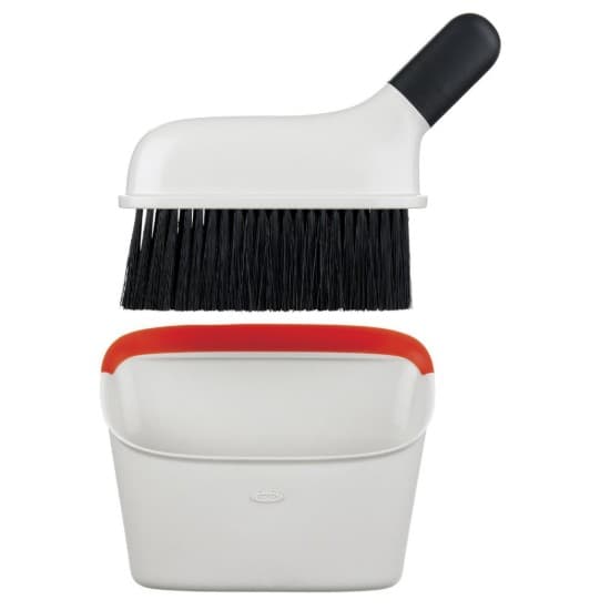 Conjunto compacto de cepillo y recogedor, "Good Grips" - OXO