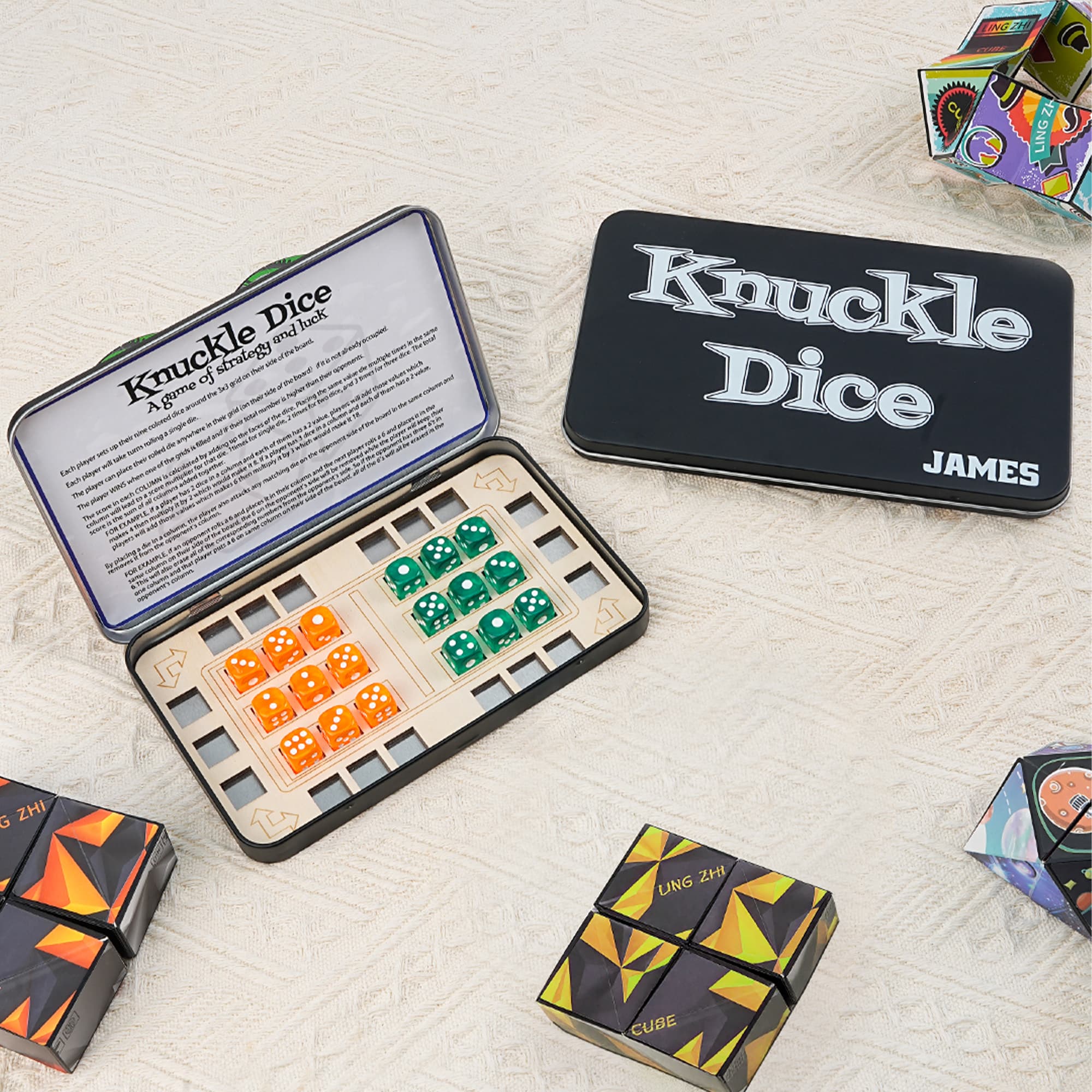 Juego de Dados Personalizado Portátil para 2 Jugadores con 18 Dados y Caja de Lata con Nombre Regalo de Cumpleaños para Viajeros y Amantes de los