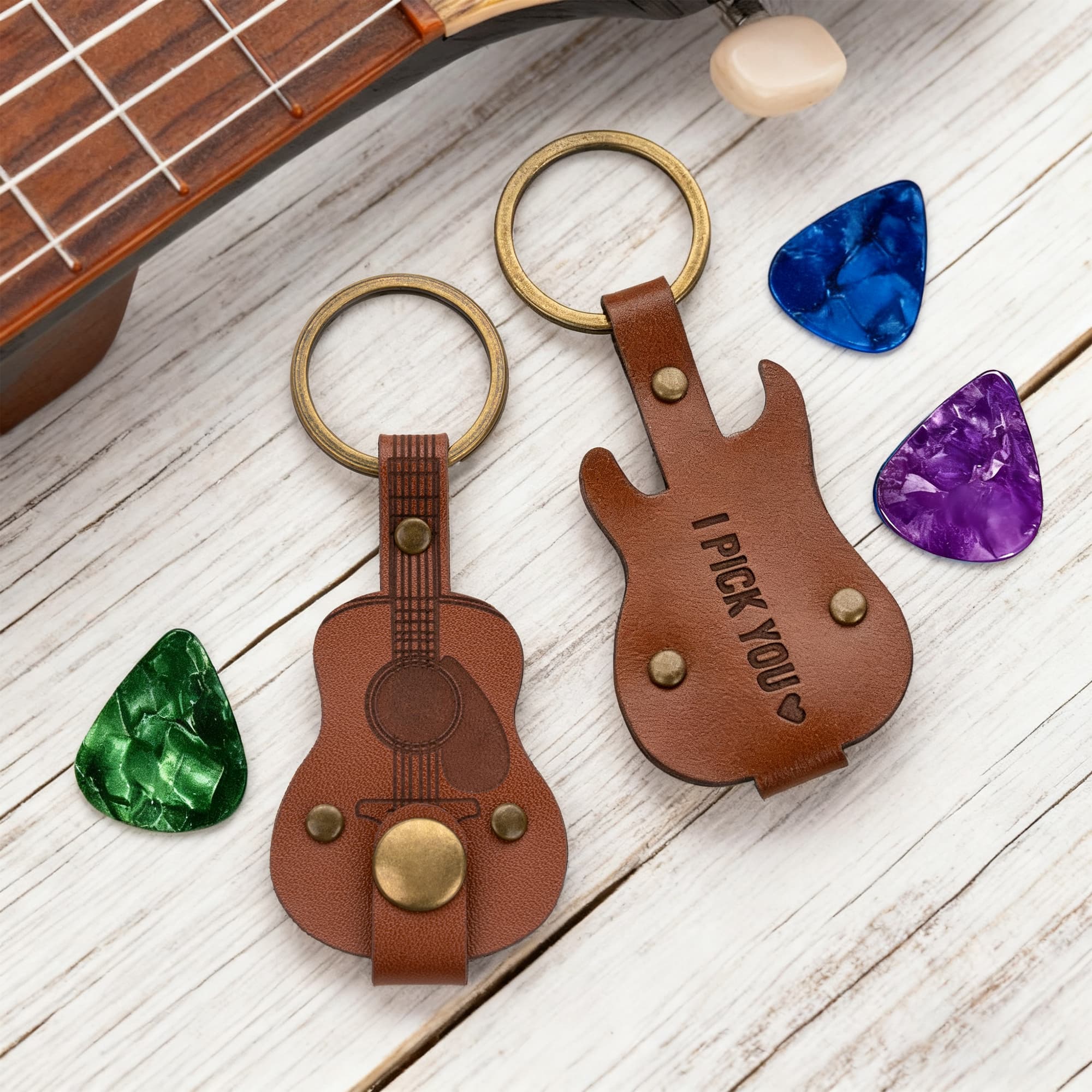 Llavero Porta-Púas de Guitarra de Cuero de PU Personalizado con Texto y Púa Grabados Regalo de Navidad de Cumpleaños para los Amantes de la Música