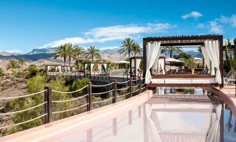 Acceso a Day Pass Salobre Bali bed con spa toalla y hamaca almuerzo y bebida para 2 personas