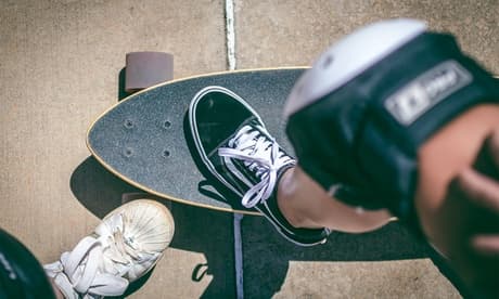 Durante 1 fin de semana: alquiler de patines en línea longboards y patinetes