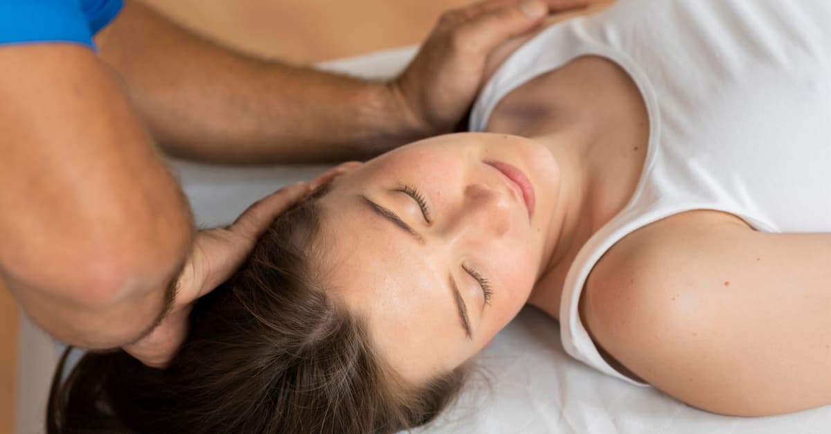 1 o 2 ajustes de quiropraxia y/o osteopatía con análisis postural