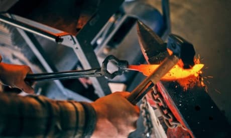 Para 1 persona: Curso de 8 horas de forja Crea tu propio cuchillo vikingo con comida