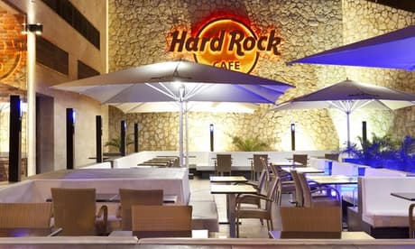 Hard Rock Cafe Mallorca: Golden Records (1 entrante 2 principales 1 postre jumbo 2 bebidas y 2 cócteles) / Para 2