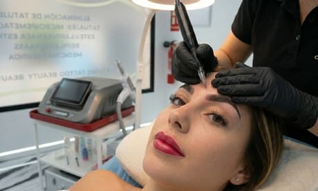 Micropigmentación y perfilado de labios completos