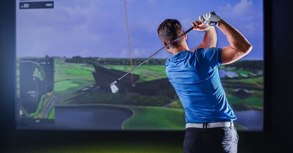 Sesión de golf indoor en simulador para hasta 6 personas