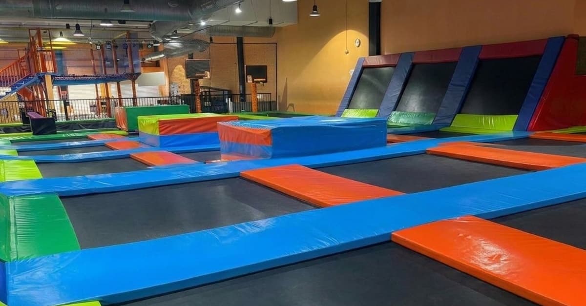 1h30 saltos en camas elásticas 1, 2 o 4 personas con calcetines