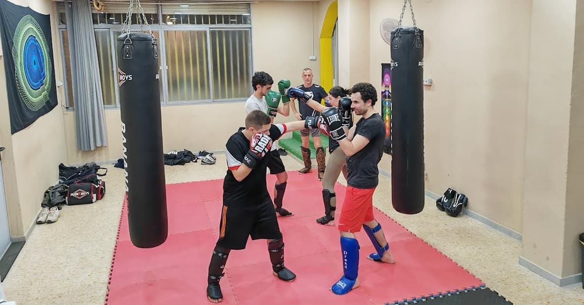4 u 8 clases de fitboxing durante 1 mes para 1 o 2 personas