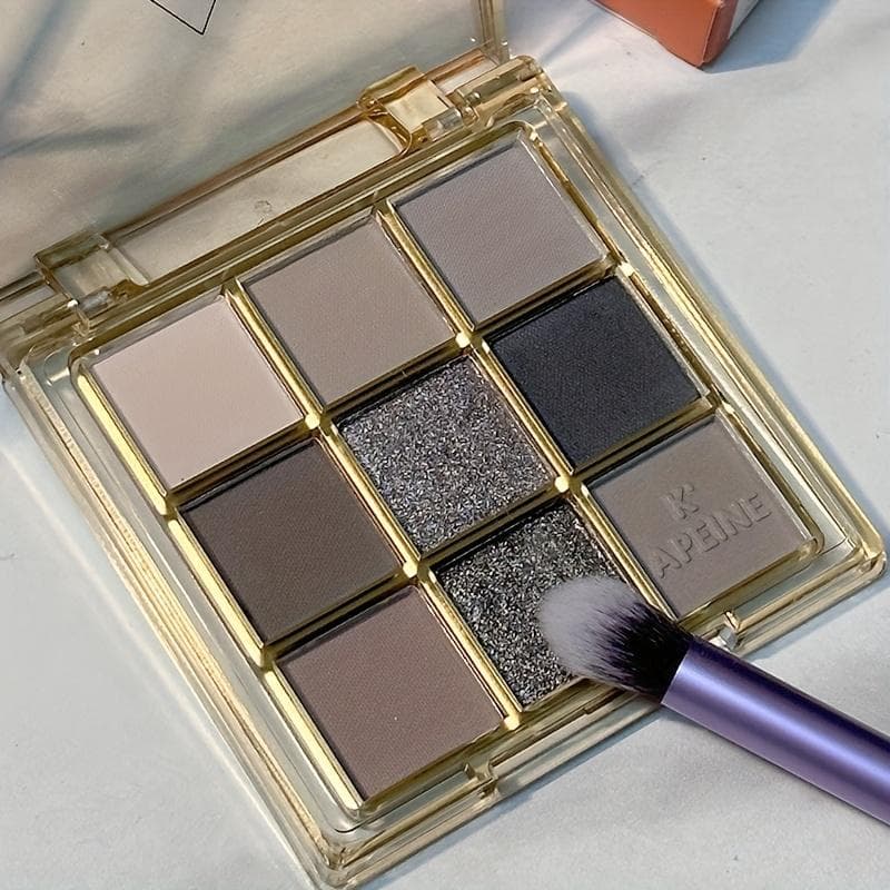 Paleta de Sombras de Ojos Mate de 9 Colores, Tonos Tierra con Negro y Marrón, Resistente al Agua y al Sudor, Adecuada para Tipos Beige Claro Frío