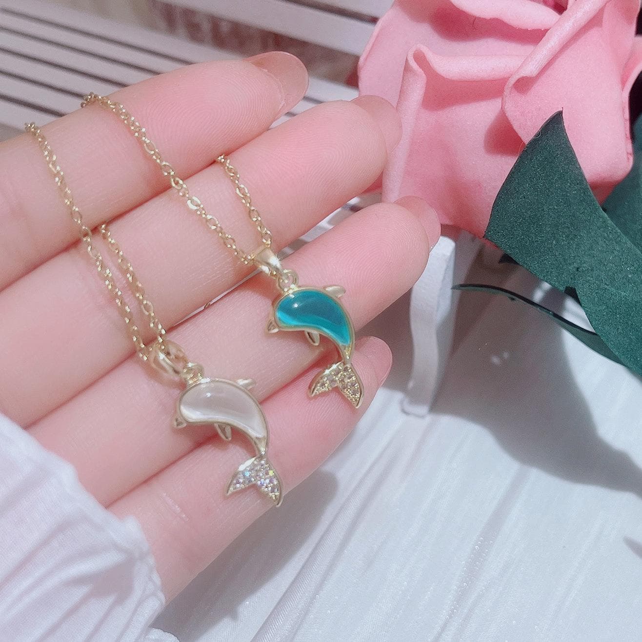 Collar de delfín pequeño con piedra de ojo de gato, Simple y personalizado, linda multitud femenina, cadena de Collar Popular, joyería versátil