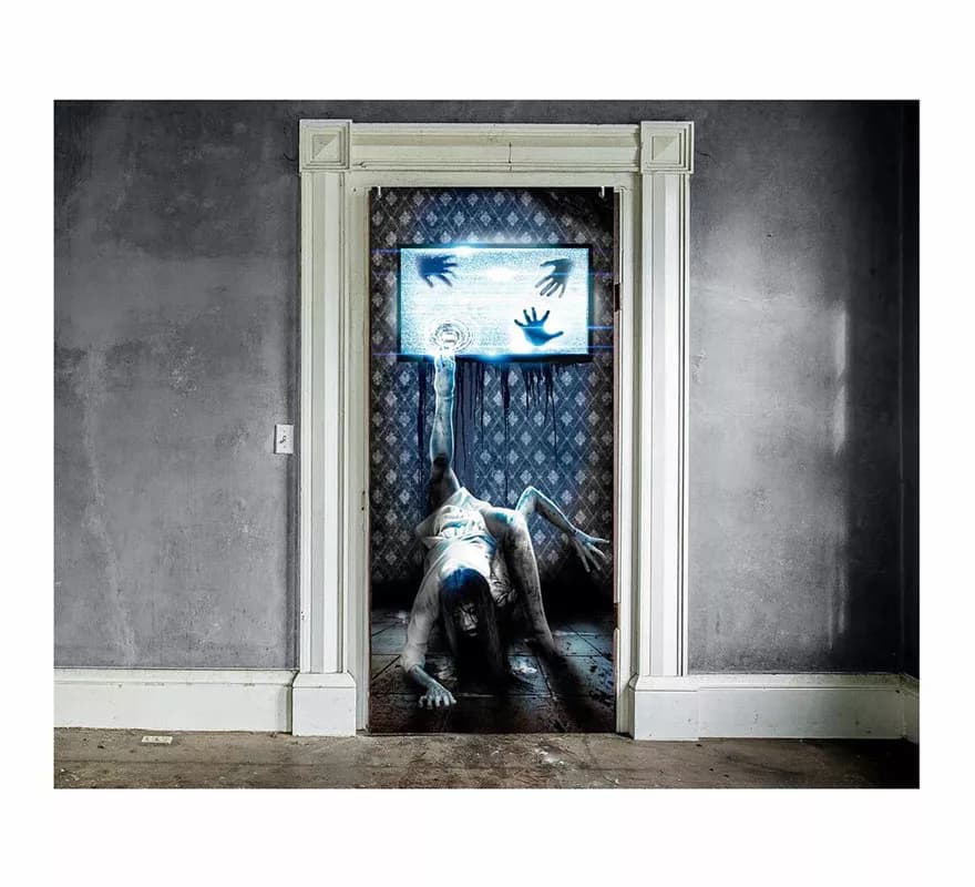 Puerta Scary Tv Decorativa de 80X180 cm
