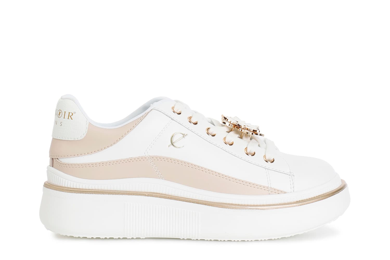 zapatilla de piel con accesorio esmaltado. white/bege 37