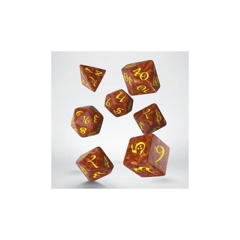 Set de dados clasicos RPG en color caramelo y amarillo