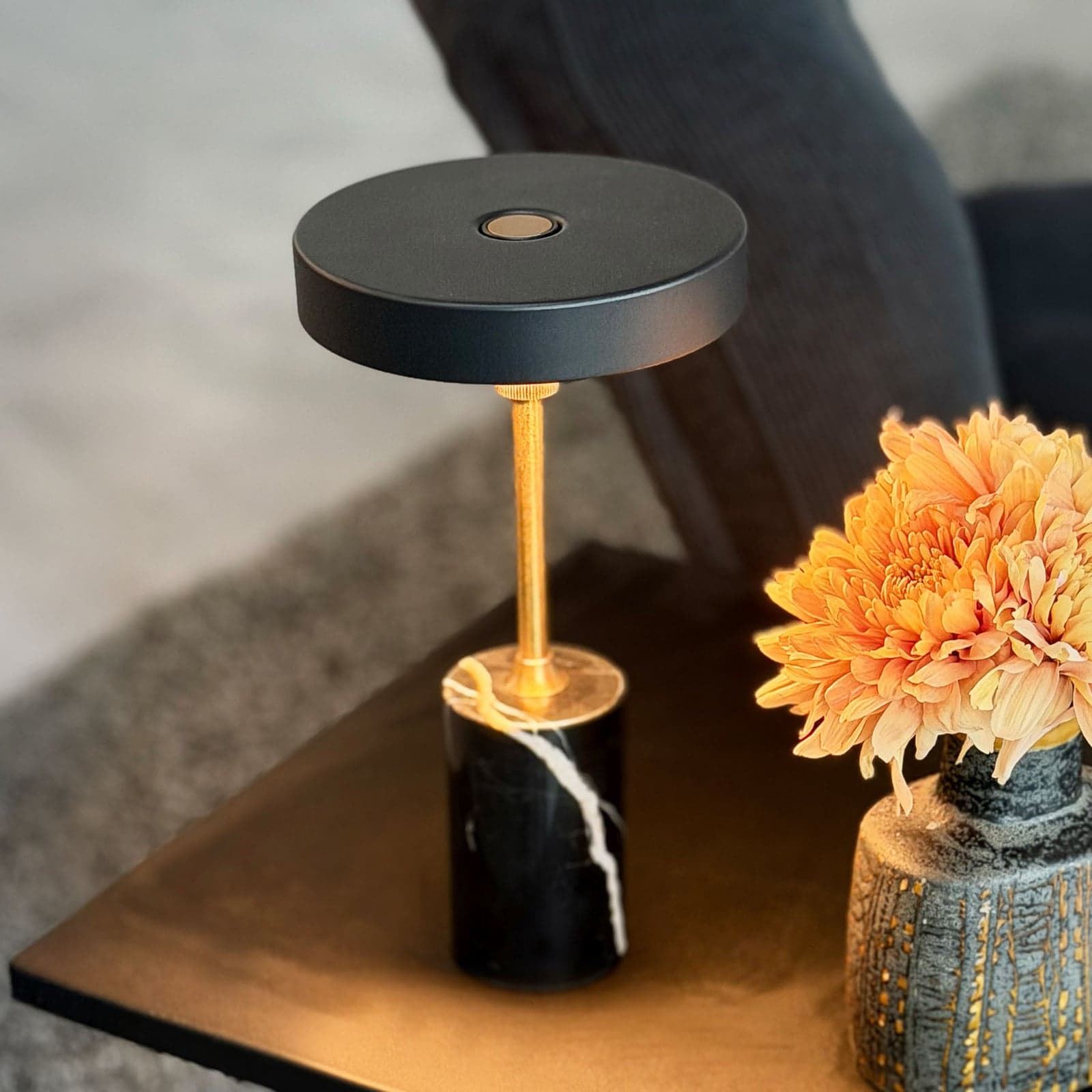 Lámpara de mesa LED Starlight negra/latón, Dyberg Larsen - Sala de estar / salón - Diseño - Metal - Con pantalla